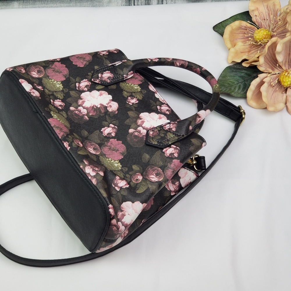 Pending..Christian Siriano Floral Crossbody purse. - Picture 6 of 6